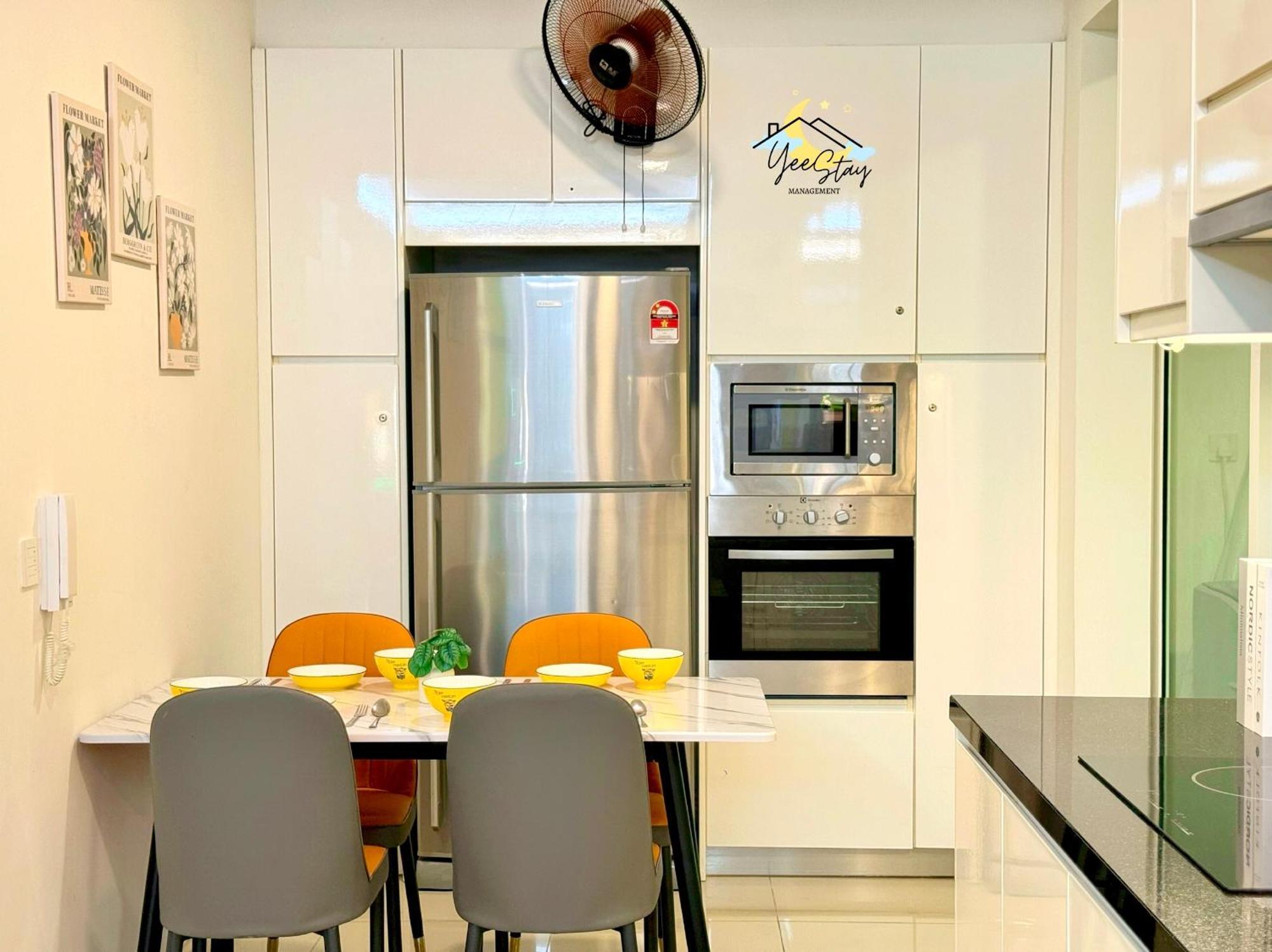 Pangsapuri The Shore Residences 6-10pax/tv Videogame Malacca